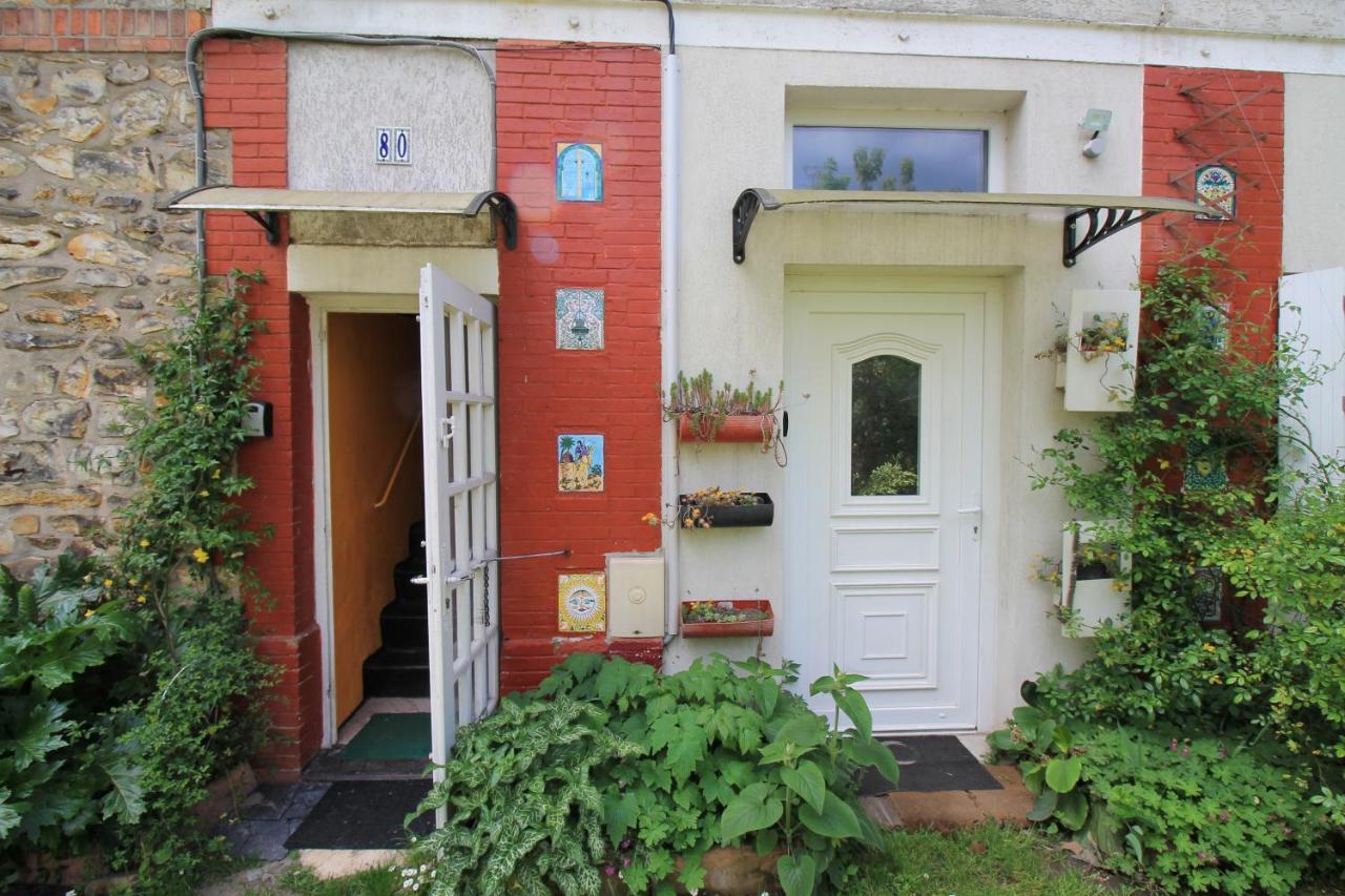 Disponible - Appartement Entier - Ligne H 15Mn Paris-Gare Du Nord, Parking Rue Gratuit, 4 Pers, Station De Train En Face Toutes Les 15Mn, Hippodrome, Cdfas, Universite, Borne Electrique, 1Er Etage 奥伯尼 外观 照片